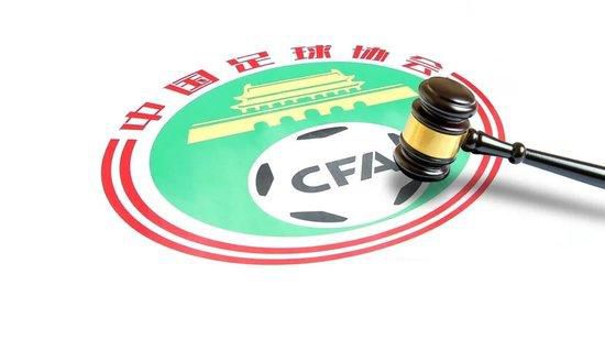 大方认爱卡哥：是的，我们订婚了 锦绣开年！