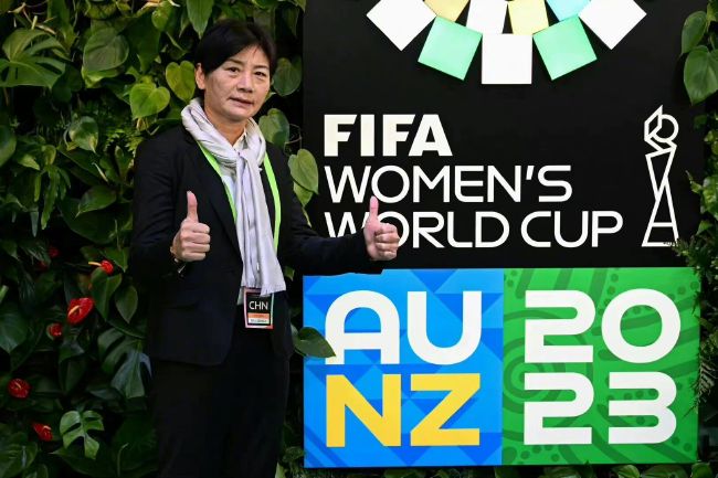 吕艳婷的2025年，从春晚的这一帧开始了。